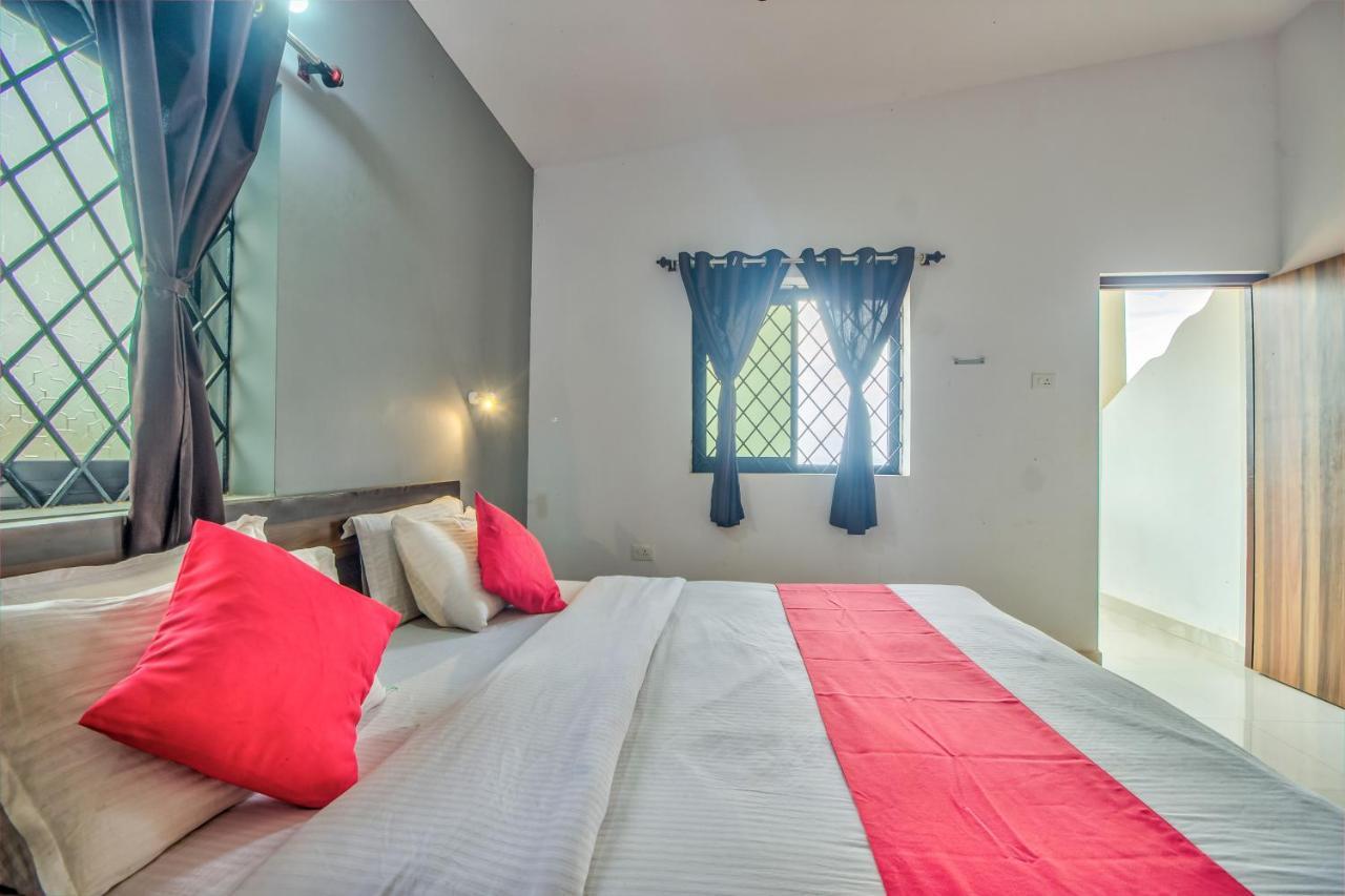 Beach Doorz Hotel Baga Bagian luar foto