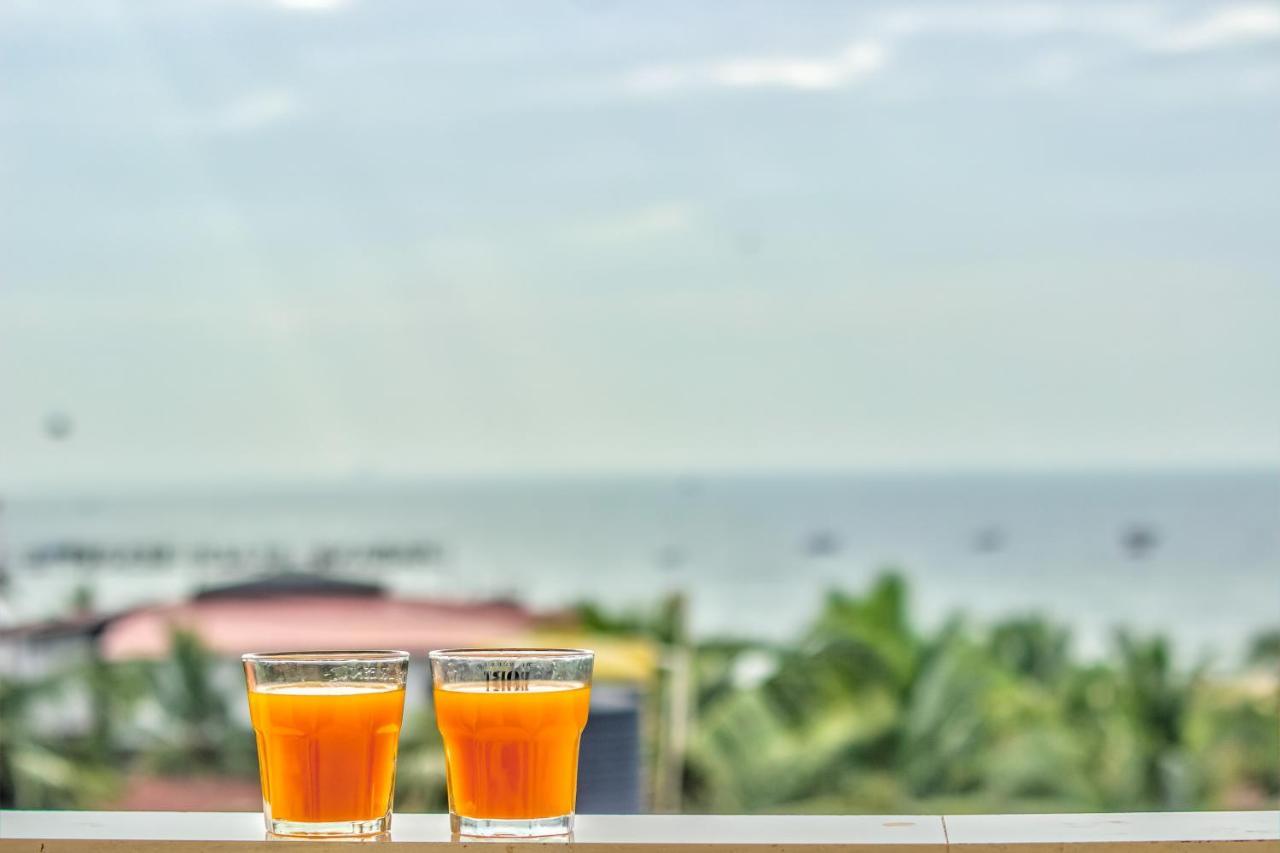 Beach Doorz Hotel Baga Bagian luar foto