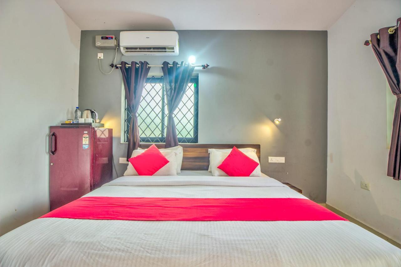 Beach Doorz Hotel Baga Bagian luar foto