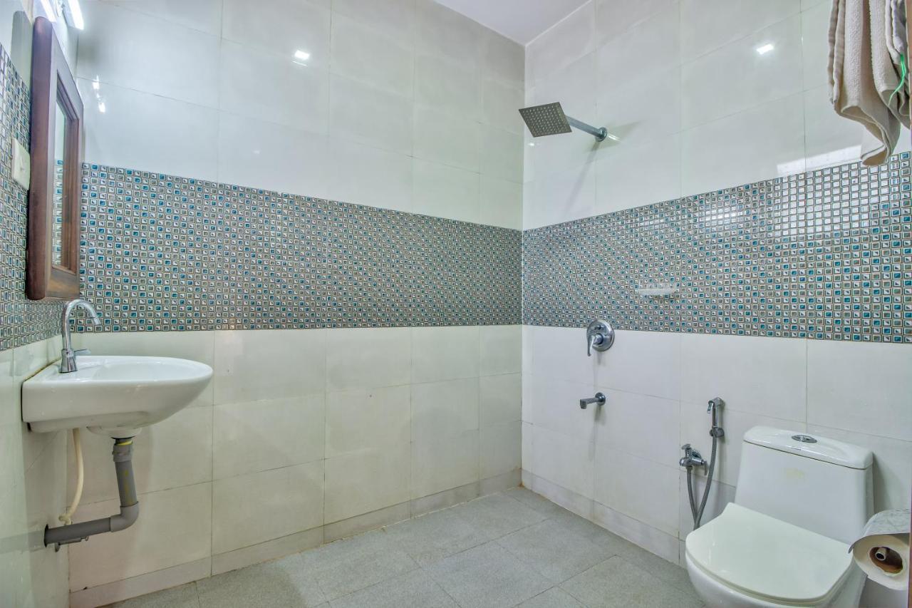 Beach Doorz Hotel Baga Bagian luar foto