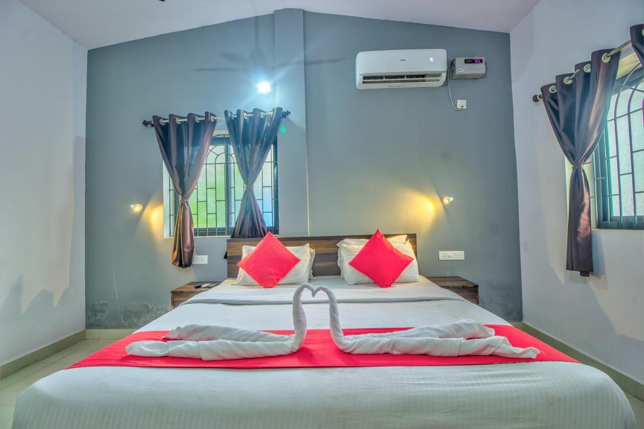 Beach Doorz Hotel Baga Bagian luar foto