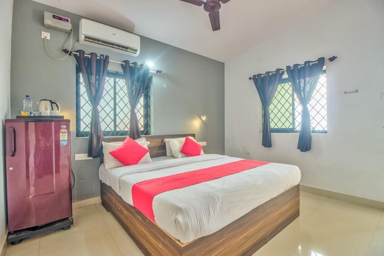 Beach Doorz Hotel Baga Bagian luar foto