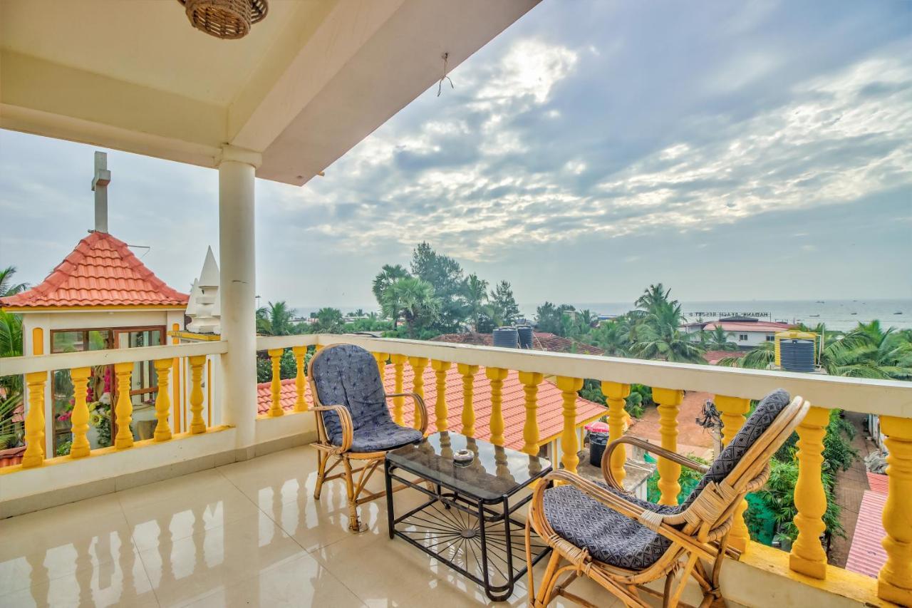 Beach Doorz Hotel Baga Bagian luar foto