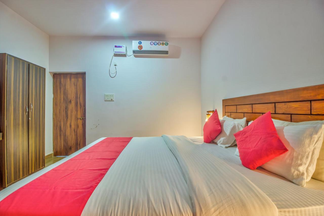 Beach Doorz Hotel Baga Bagian luar foto