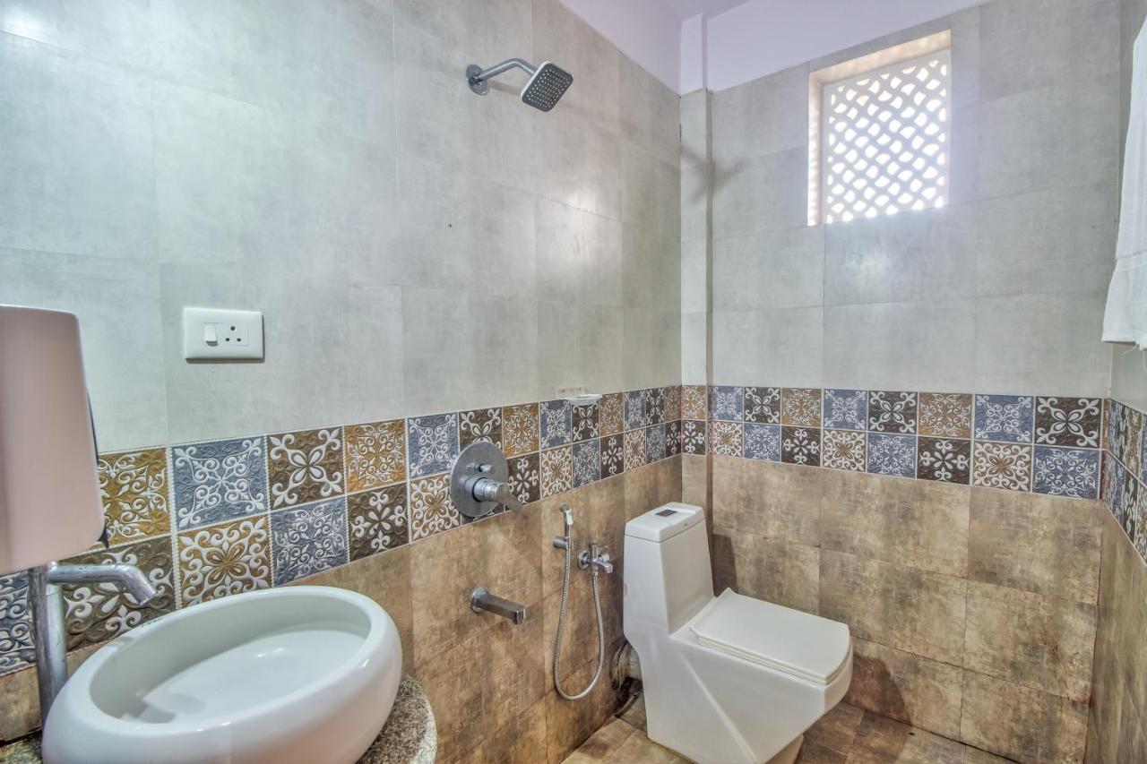 Beach Doorz Hotel Baga Bagian luar foto