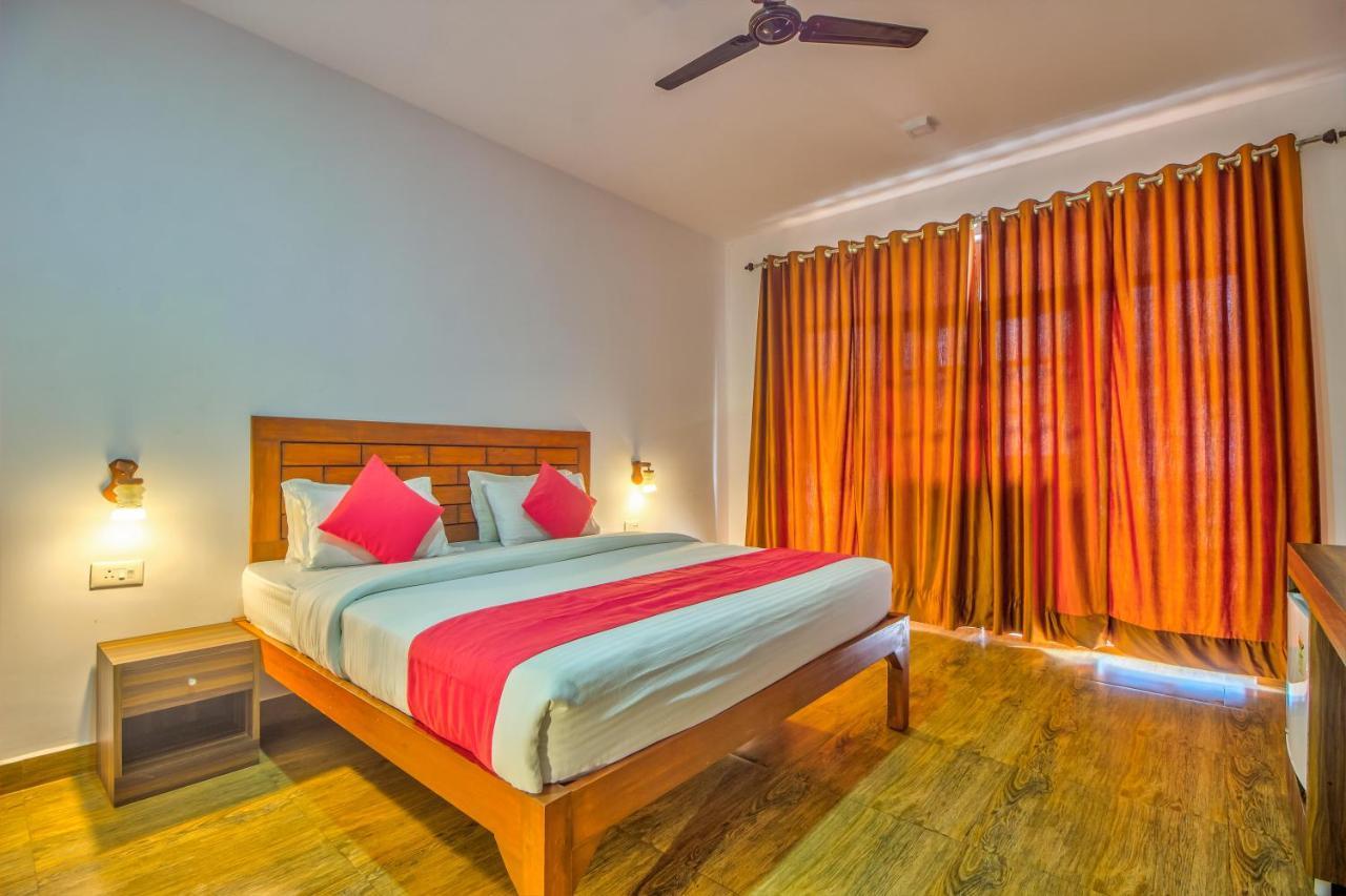 Beach Doorz Hotel Baga Bagian luar foto